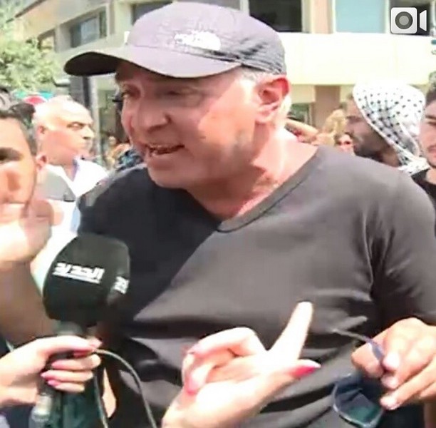 Celebrities During Trash Crisis Protest
